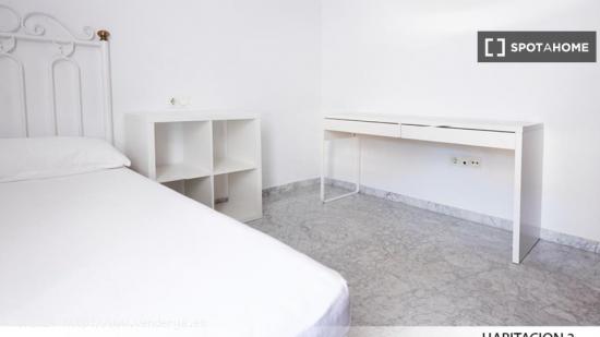 Habitación en piso compartido en Triana, Sevilla - SEVILLA