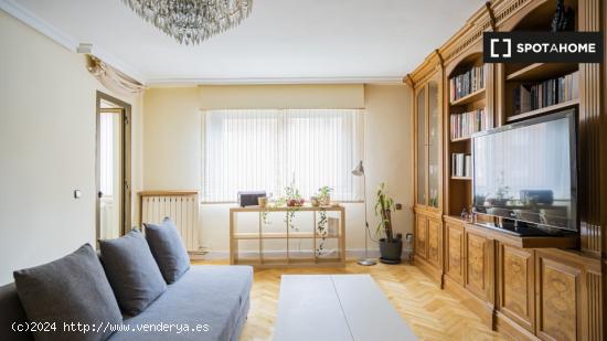 Apartamento de 3 habitaciones en alquiler en Madrid - MADRID