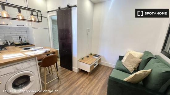 Apartamento de 2 dormitorios en alquiler en Centro - MADRID