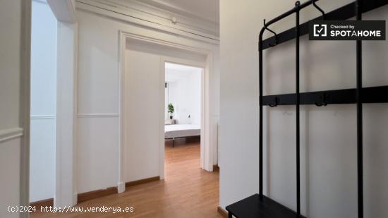 Habitación en piso compartido en barcelona. - BARCELONA