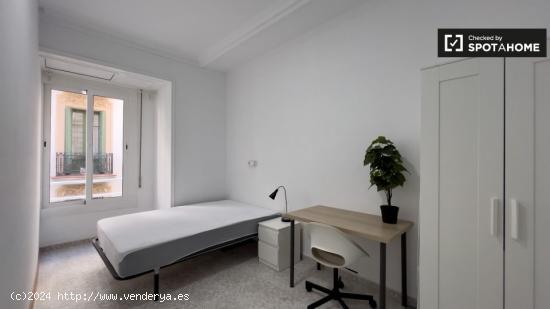 Habitación en piso compartido en barcelona. - BARCELONA