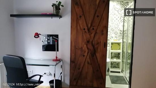 Habitación en piso compartido en Oviedo - ASTURIAS