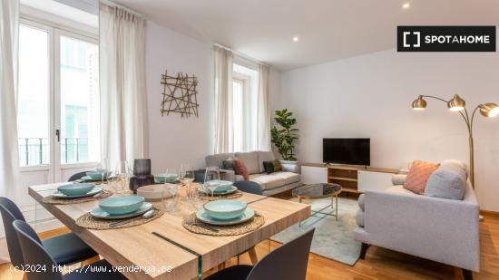 Apartamento de 3 dormitorios en alquiler en Sol - MADRID