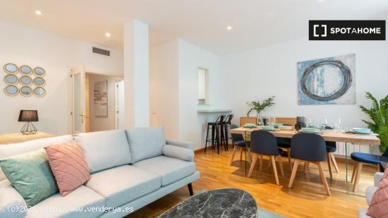 Apartamento de 3 dormitorios en alquiler en Sol - MADRID