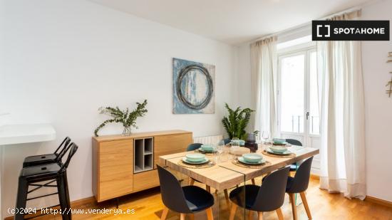 Apartamento de 3 dormitorios en alquiler en Sol - MADRID