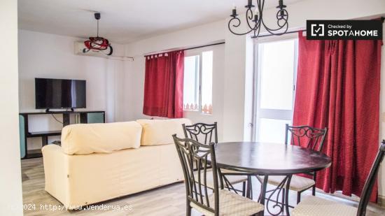 Habitación luminosa en alquiler en apartamento de 5 dormitorios en Algirós - VALENCIA