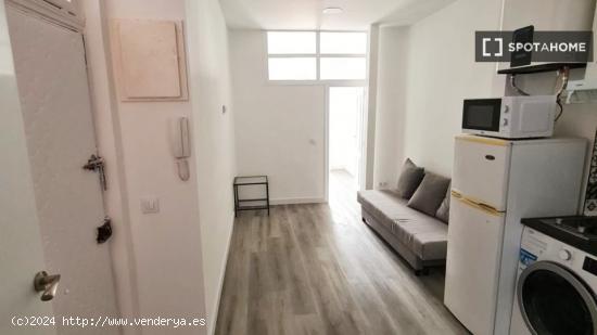 Apartamento de 2 dormitorios en alquiler en Madrid - MADRID