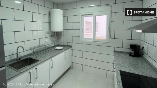 Apartamento de 2 dormitorios en alquiler en Puerto De Santa Maria - CADIZ