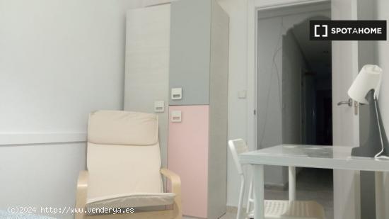 Bonito dormitorio en Valencia - VALENCIA