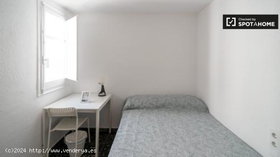 ¡Habitaciones en alquiler en piso de 6 habitaciones en Valencia! - VALENCIA