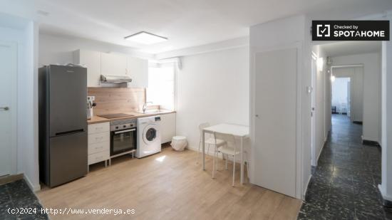 ¡Habitaciones en alquiler en piso de 6 habitaciones en Valencia! - VALENCIA