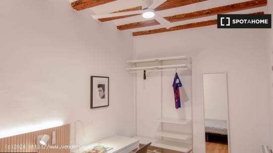 ¡Habitaciones en alquiler en un apartamento de 5 habitaciones en Barcelona! - BARCELONA