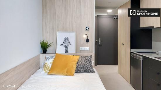 Apartamento en alquiler en Extramurs, Valencia - VALENCIA