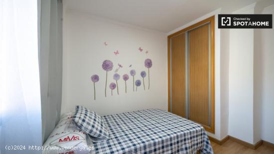 Alquiler de habitaciones en piso de 3 dormitorios en Monteolivete - VALENCIA