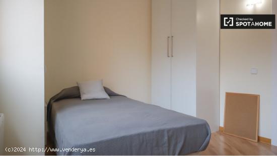 Alquiler de habitaciones en apartamento de 2 dormitorios en Opañel - MADRID