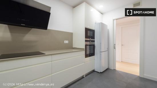 Apartamento entero de 2 dormitorios en Barcelona. - BARCELONA