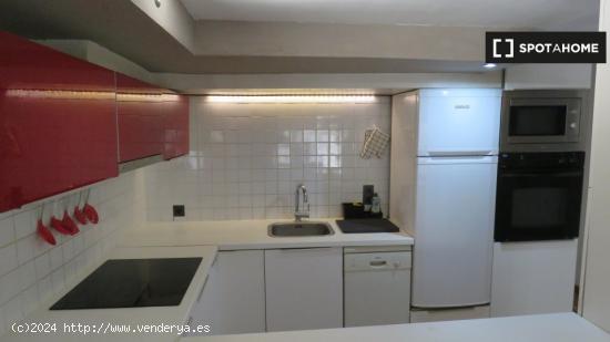 Apartamento entero de 2 dormitorios en Barcelona. - BARCELONA