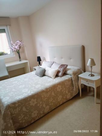  Acogedora habitación en alquiler en apartamento de 4 dormitorios en Paterna - VALENCIA 