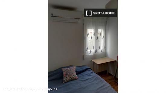 Se alquila habitación en piso de 4 dormitorios en Prosperidad - MADRID