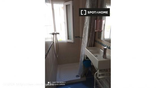 Se alquila habitación en piso de 4 dormitorios en Prosperidad - MADRID