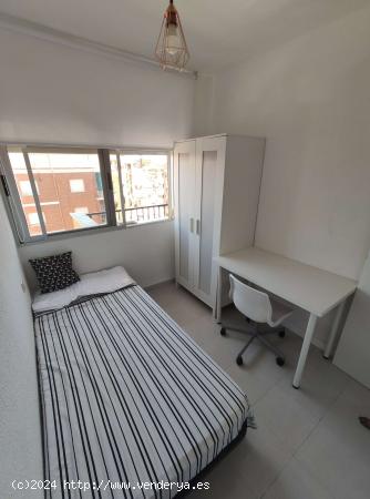  Habitación en piso compartido en Burjassot - VALENCIA 