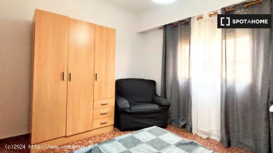 Habitaciones en alquiler en el apartamento de 5 dormitorios en Burjassot - VALENCIA