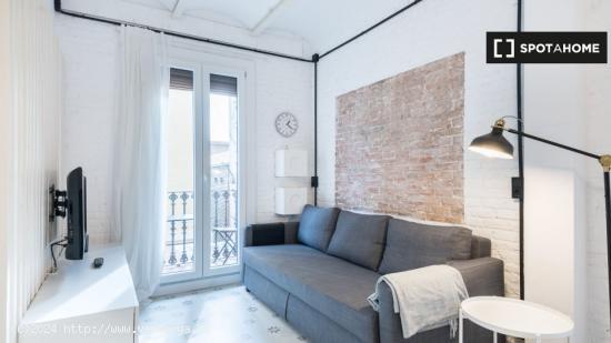 ¡Apartamento entero de 1 dormitorio en Barcelona! - BARCELONA