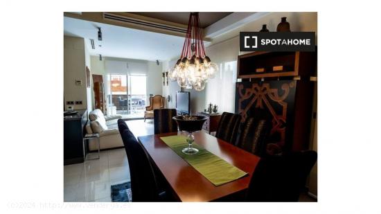 Apartamento de 2 dormitorios en alquiler en Ciutat Vella, Valencia - VALENCIA