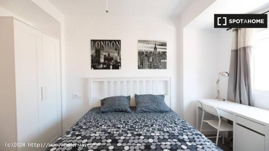 Apartamento de 2 dormitorios en alquiler en El Cabanyal - VALENCIA