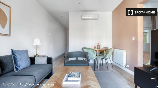 Apartamento de 3 dormitorios en alquiler en Barcelona - BARCELONA