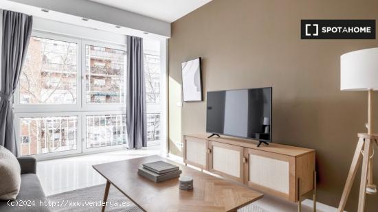 Apartamento de 2 dormitorios en alquiler en Madrid - MADRID