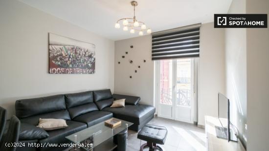 Apartamento de 3 dormitorios en alquiler en Russafa - VALENCIA