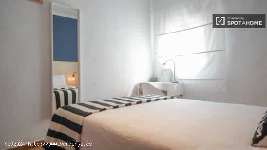 Se alquila habitación en piso de 4 dormitorios en Prosperidad - MADRID