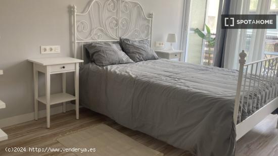 Habitación en piso compartido en Alicante (Alacant) - ALICANTE