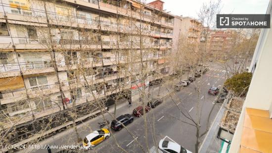 Habitaciones en alquiler en piso de 6 habitaciones en Sarrià-Sant Gervasi - BARCELONA