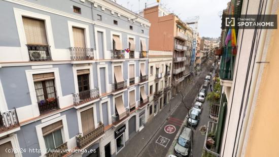 Alquiler de habitaciones en piso de 5 habitaciones en El Poble-Sec - BARCELONA