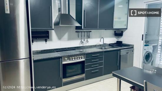 Apartamento de 2 dormitorios en alquiler en Valencia - VALENCIA