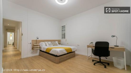 Alquiler de habitaciones en piso de 7 habitaciones en Arrancapins - VALENCIA