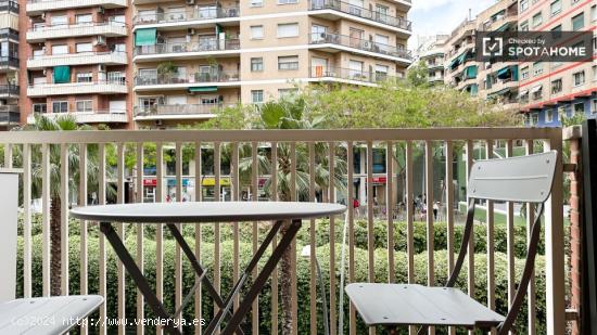 ¡Habitaciones en alquiler en un apartamento de 5 dormitorios en Barcelona! - BARCELONA