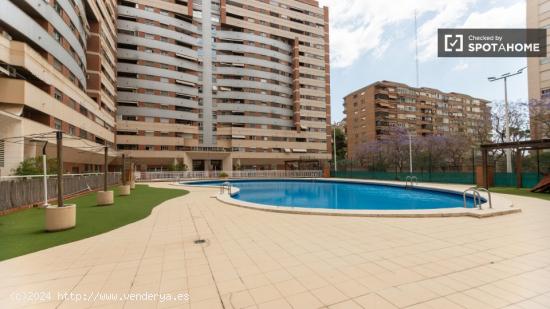 Apartamento de 2 dormitorios en alquiler en Quatre Carreres. - VALENCIA