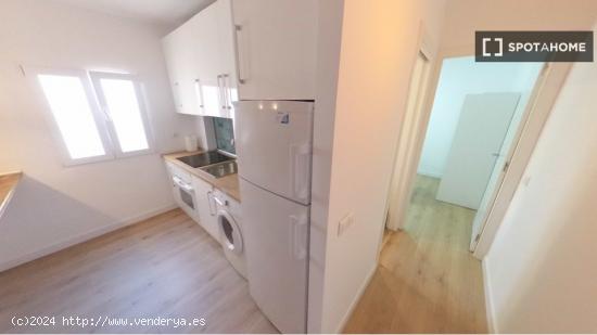 Se alquila piso de 2 dormitorios en Valdeacederas, Madrid. ¡Reserva online tu próxima casa con Spo