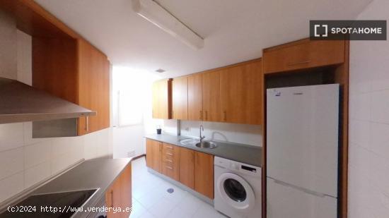 Se alquila piso de 3 dormitorios en Tetuán, Madrid. ¡Reserva online tu próxima casa con Spotahome