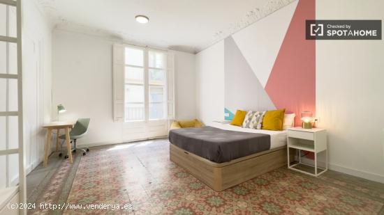 Habitación en apartamento de 5 dormitorios en Barri Gòtic, Barcelona - BARCELONA