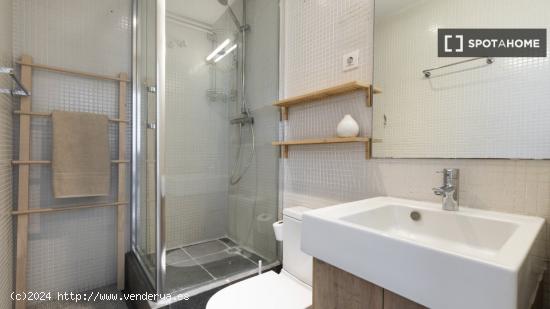 Apartamento entero de 2 dormitorios en Barcelona. - BARCELONA