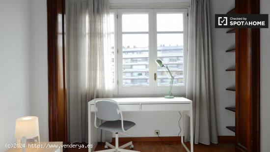 Elegante habitación en alquiler en un apartamento de 7 dormitorios en L'Esquerra de l'Eixample - BA