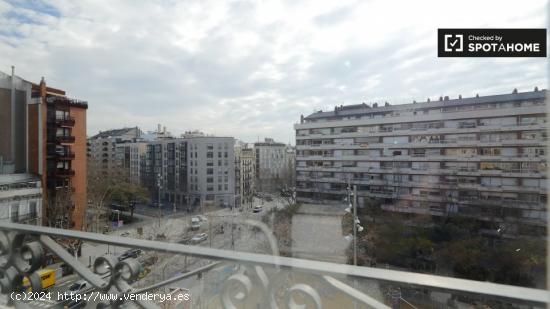 Elegante habitación en alquiler en un apartamento de 7 dormitorios en L'Esquerra de l'Eixample - BA