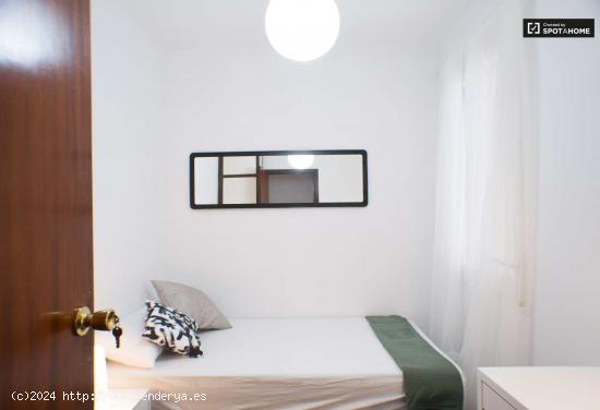  Habitación interior en apartamento de 5 dormitorios en Gràcia - BARCELONA 