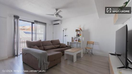 Se alquila habitación en apartamento de 2 dormitorios en Patraix - VALENCIA