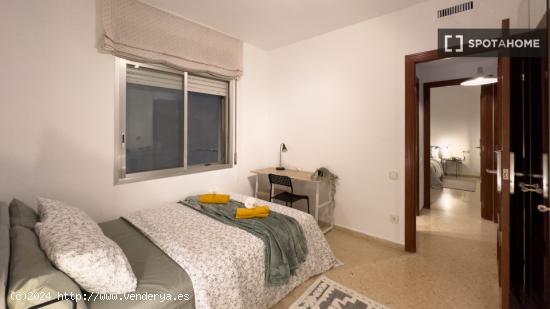 Habitación en piso compartido en barcelona. - BARCELONA