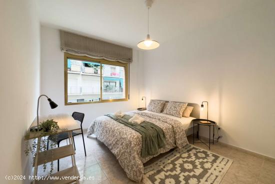  Habitación en piso compartido en barcelona. - BARCELONA 